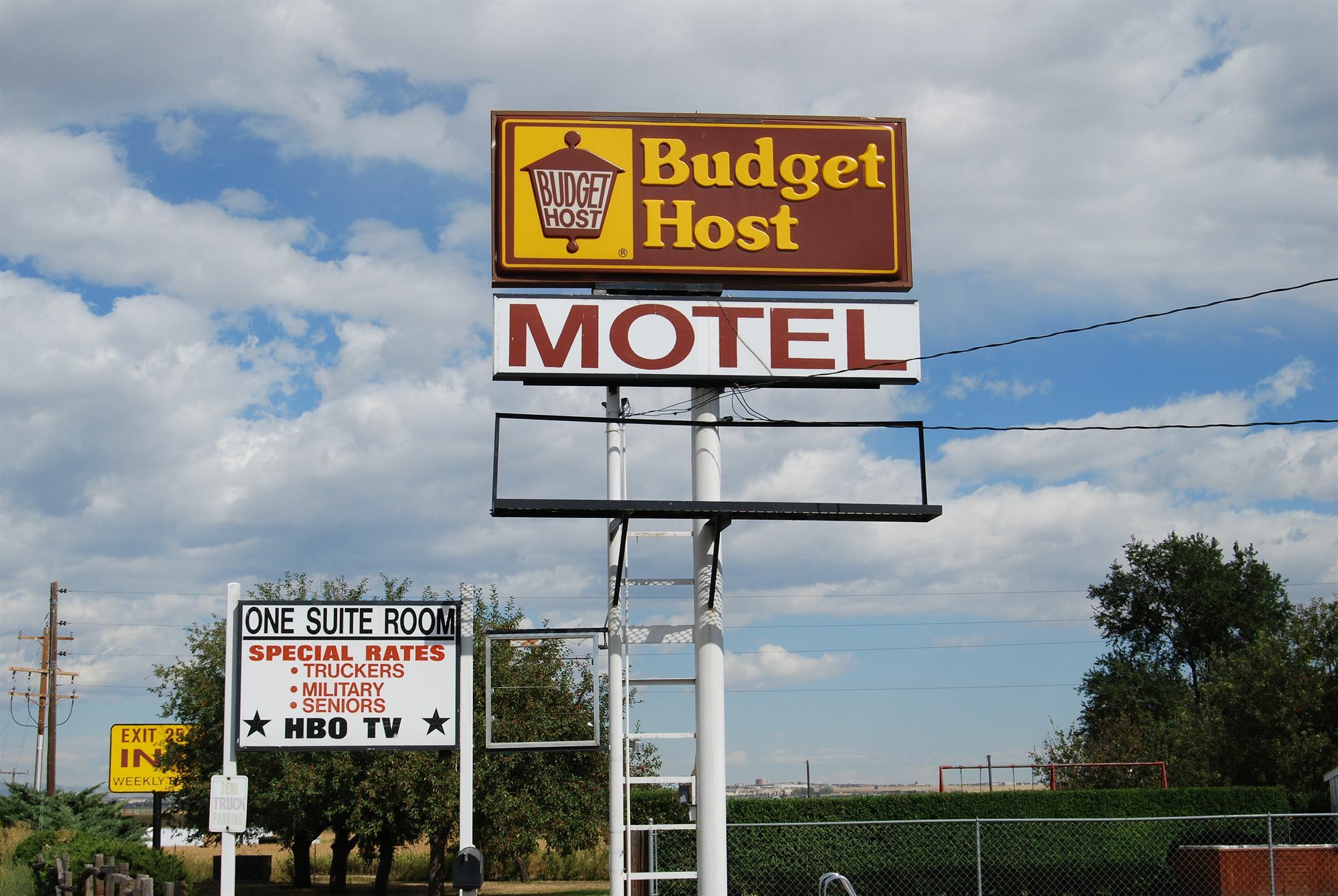 Budget Host Exit 254 Inn Loveland Exterior photo